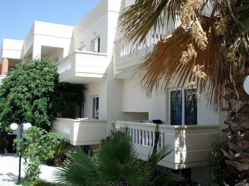 Akatos Hotel Agia Marina Eksteriør bilde