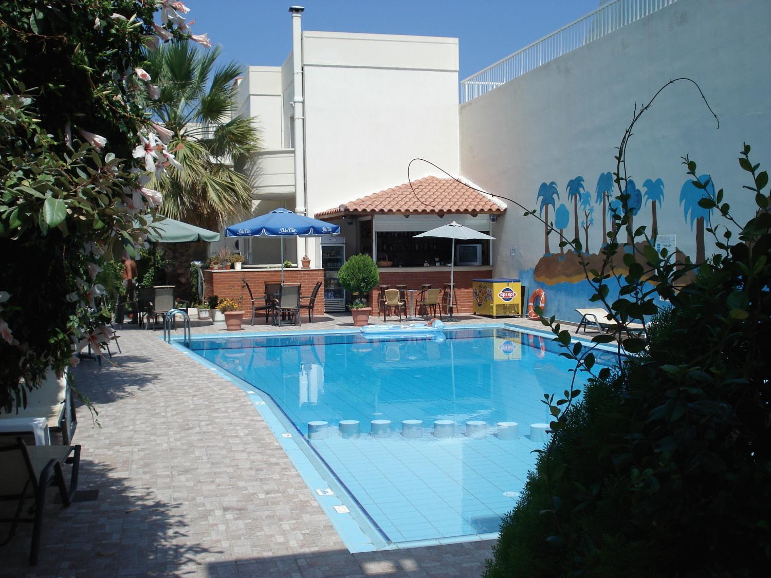 Akatos Hotel Agia Marina Eksteriør bilde