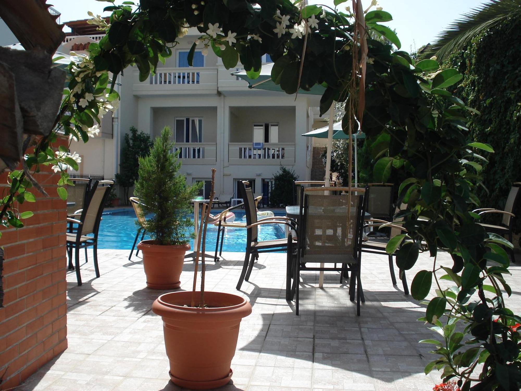 Akatos Hotel Agia Marina Eksteriør bilde