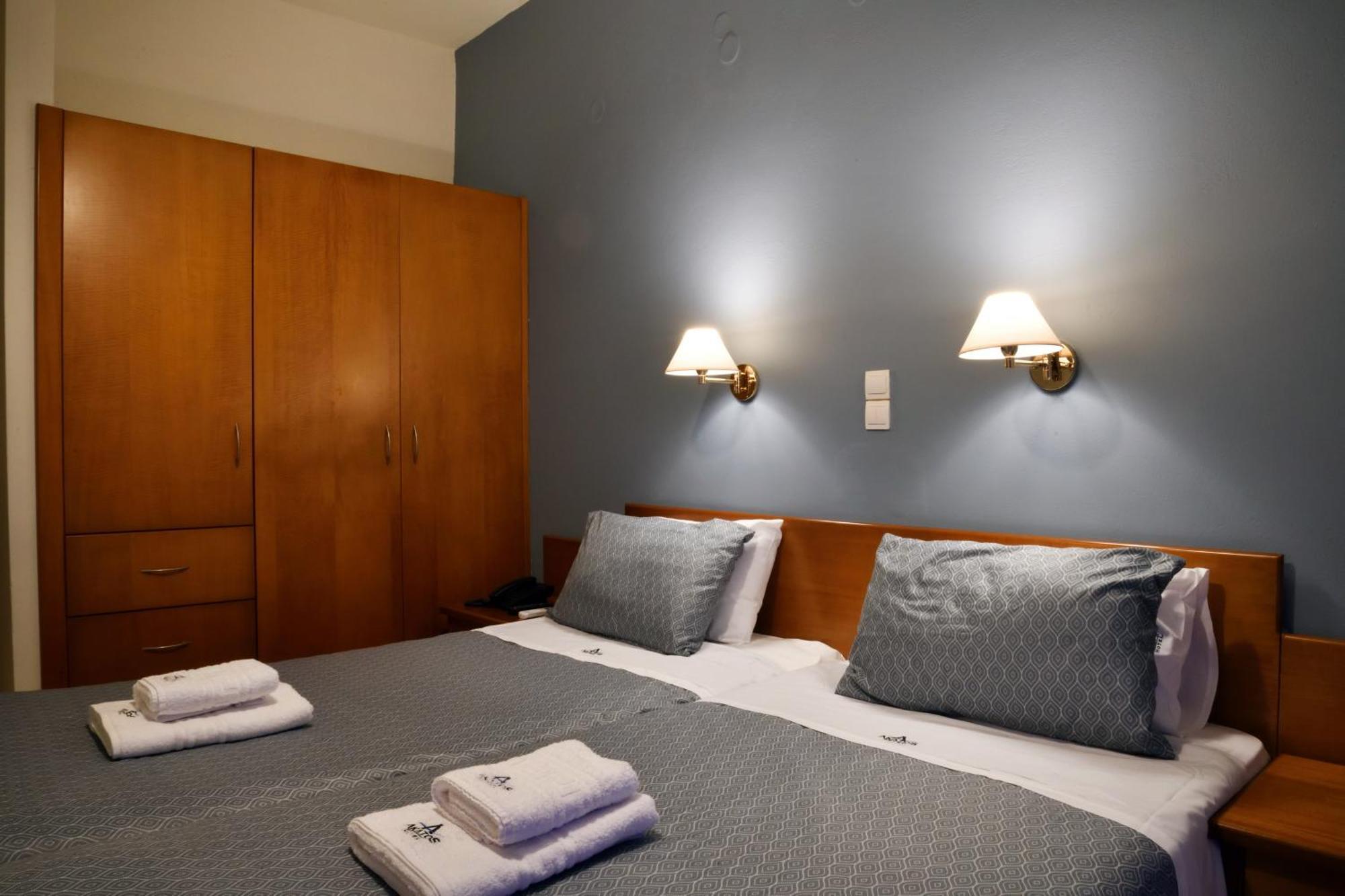 Akatos Hotel Agia Marina Eksteriør bilde