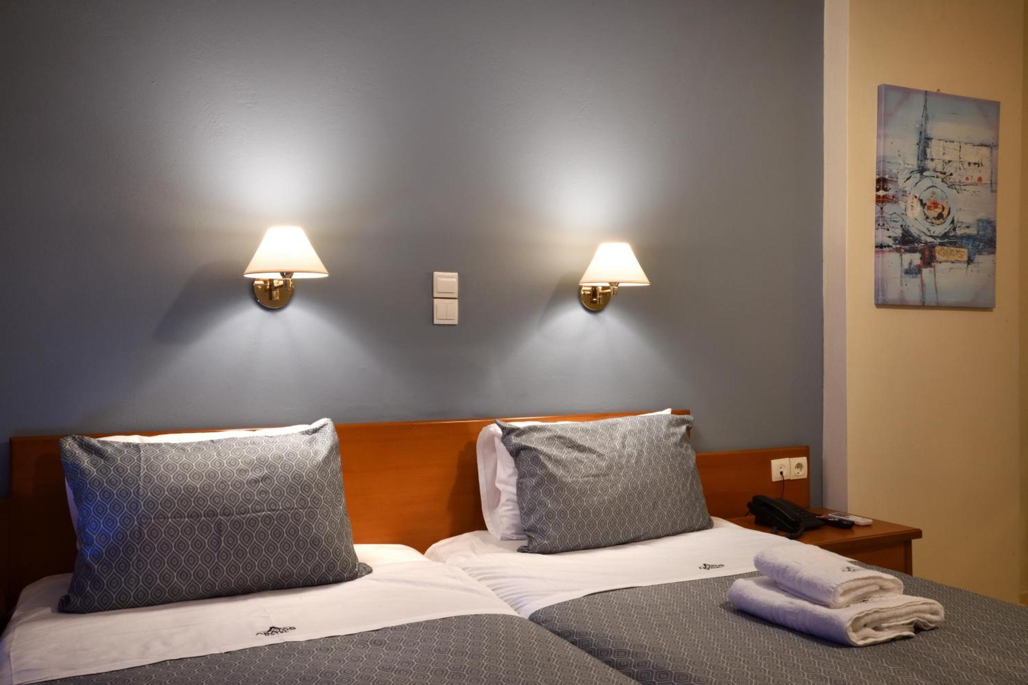 Akatos Hotel Agia Marina Eksteriør bilde