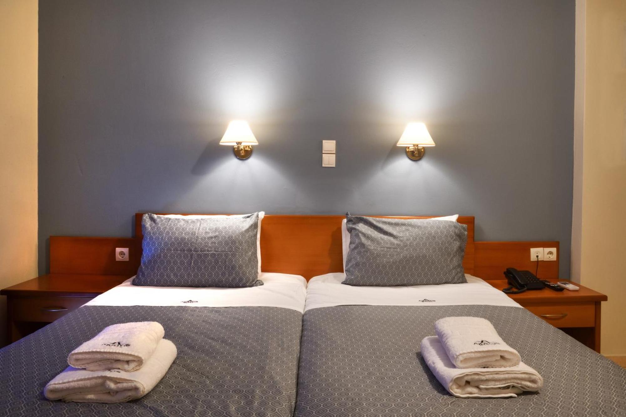 Akatos Hotel Agia Marina Eksteriør bilde