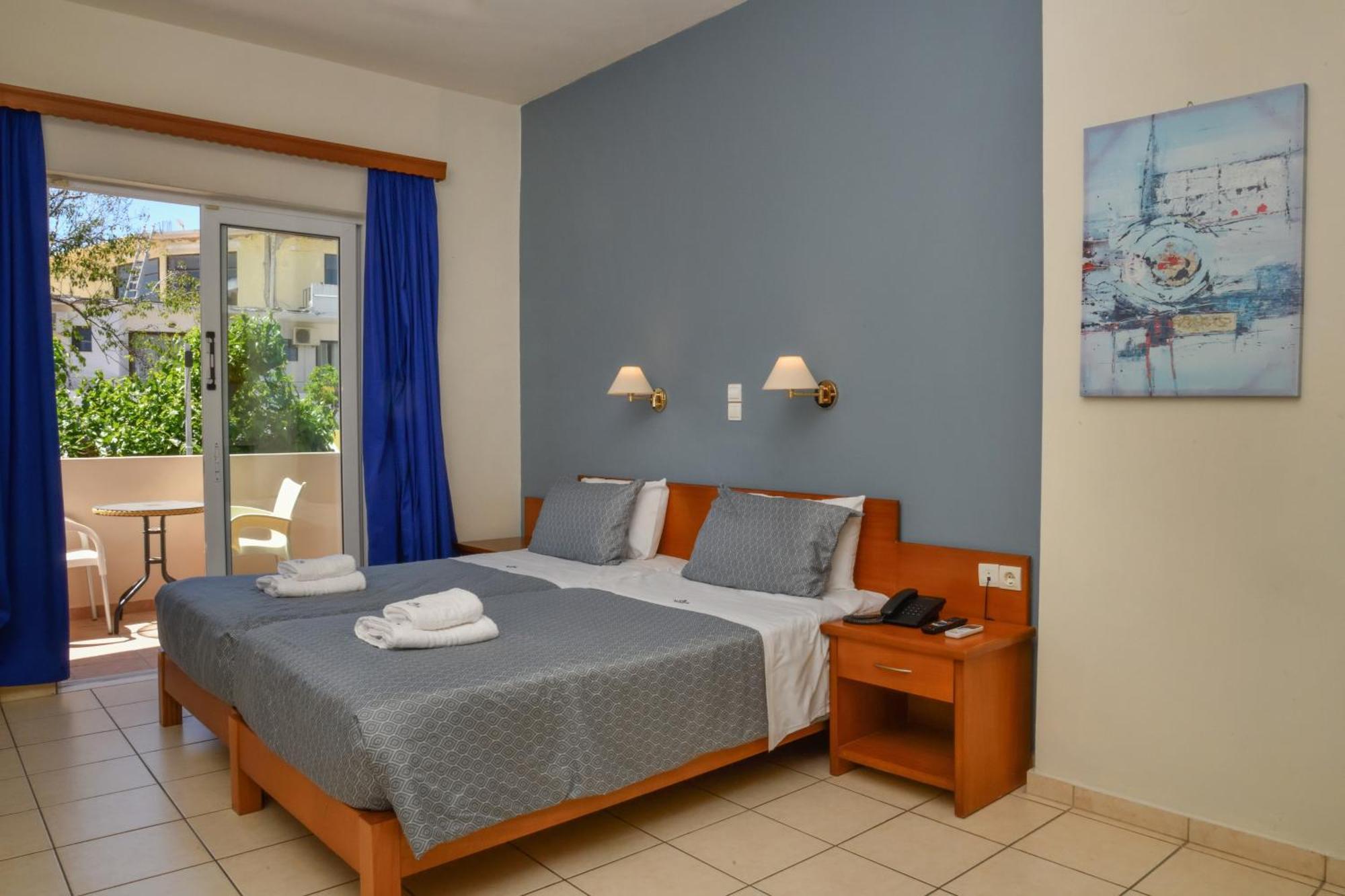 Akatos Hotel Agia Marina Eksteriør bilde