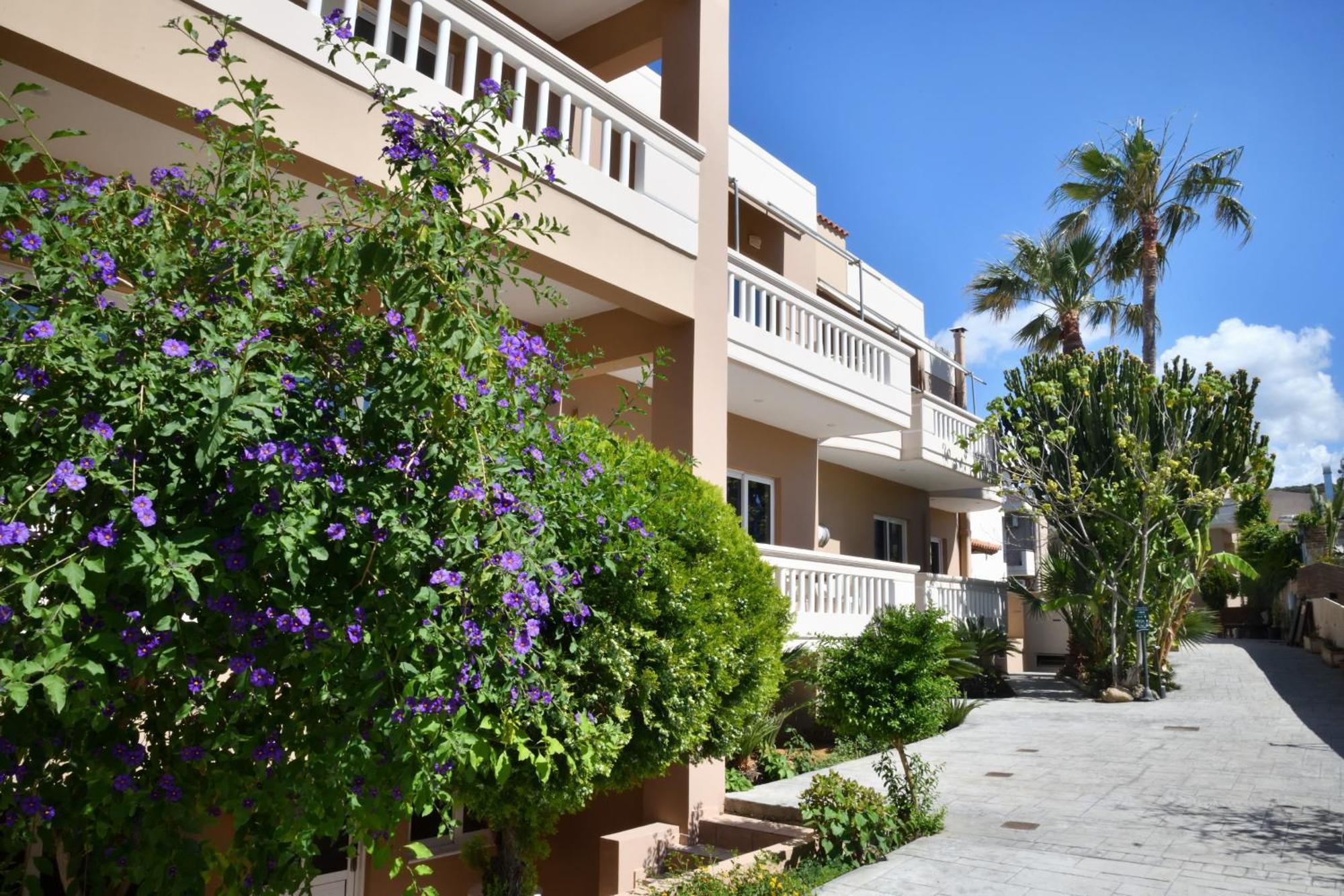 Akatos Hotel Agia Marina Eksteriør bilde