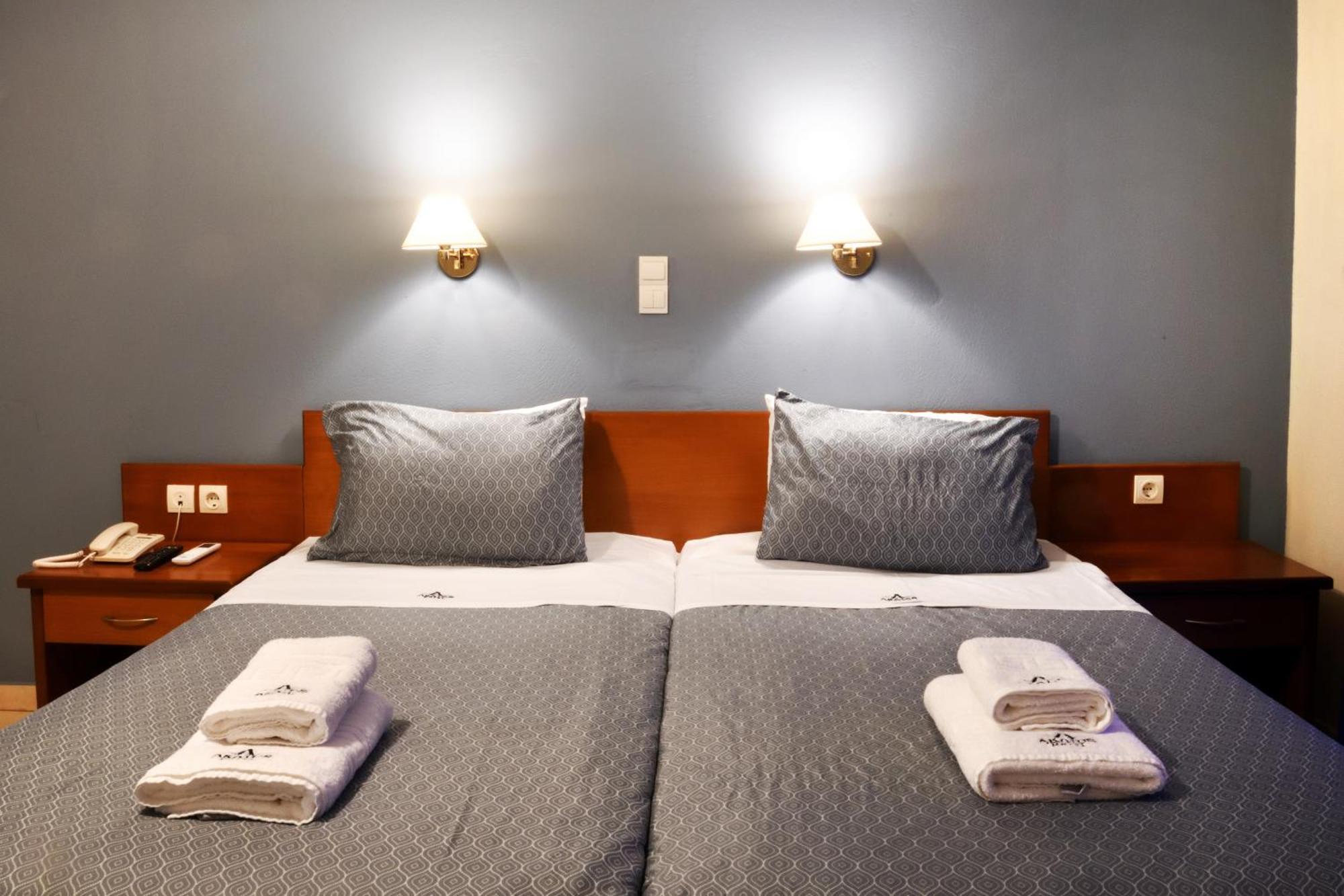 Akatos Hotel Agia Marina Eksteriør bilde