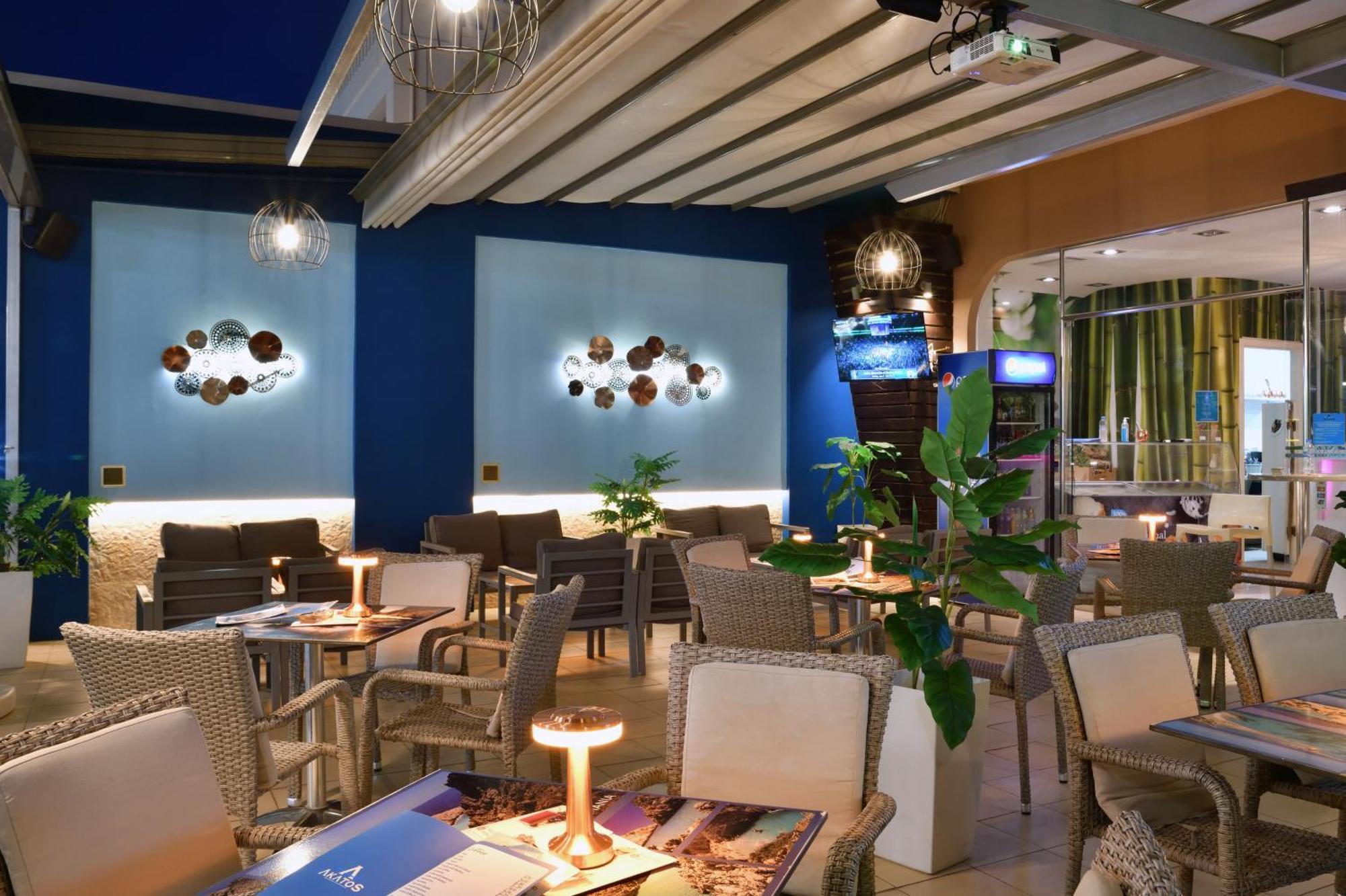 Akatos Hotel Agia Marina Eksteriør bilde