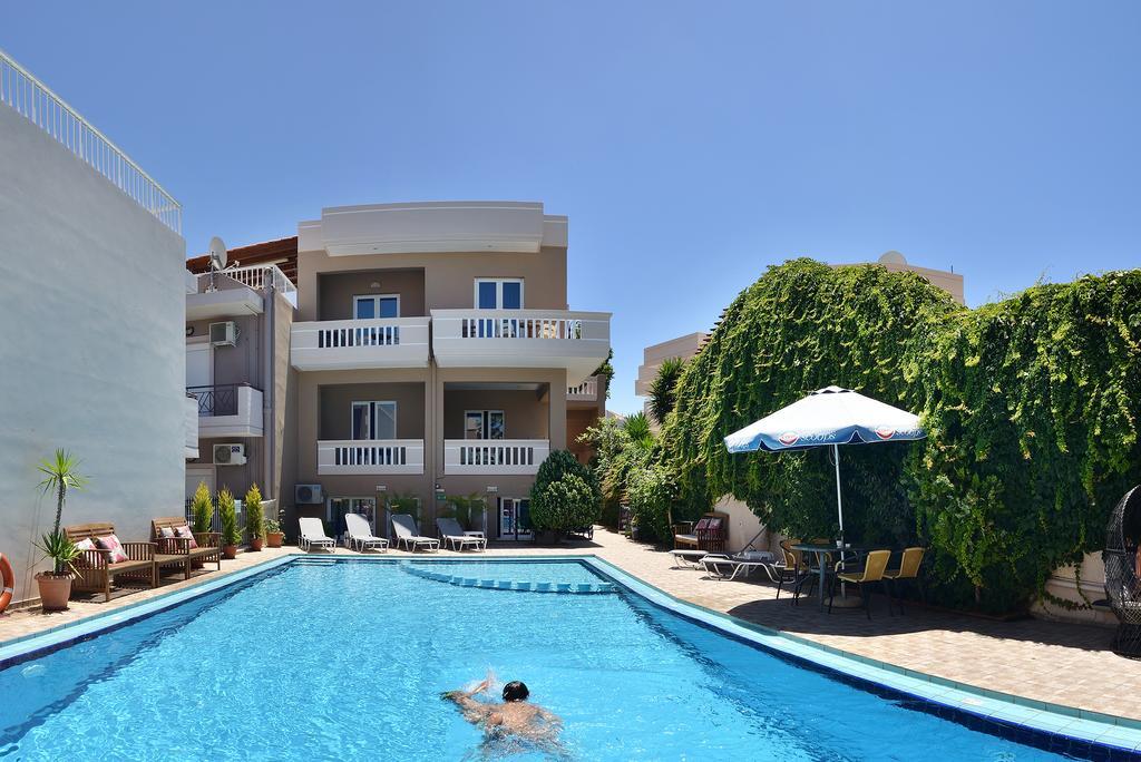 Akatos Hotel Agia Marina Eksteriør bilde