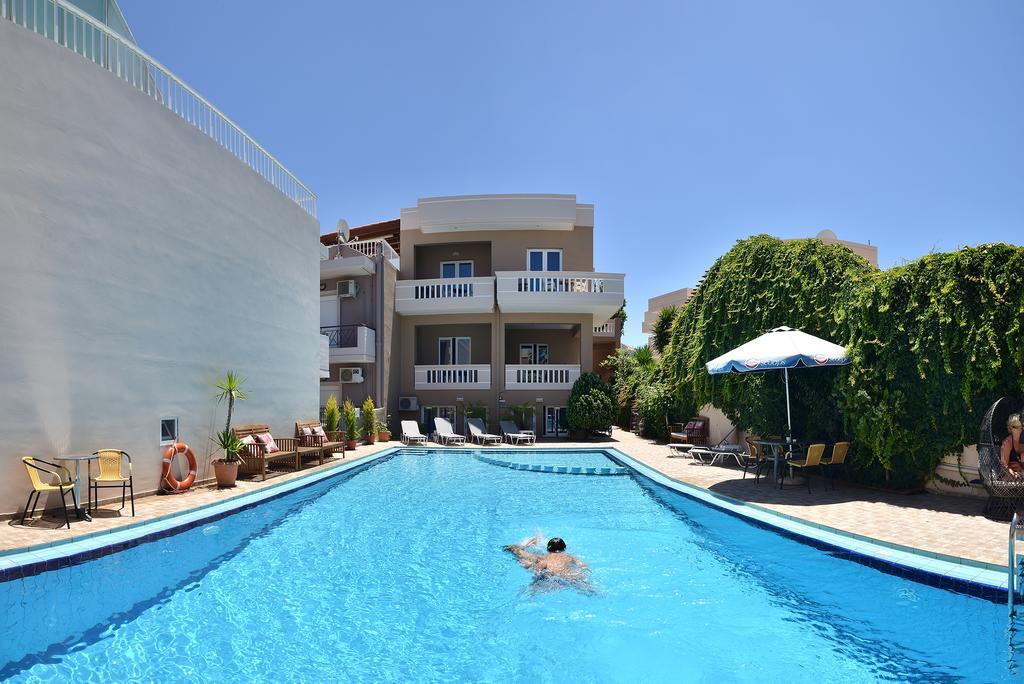 Akatos Hotel Agia Marina Eksteriør bilde