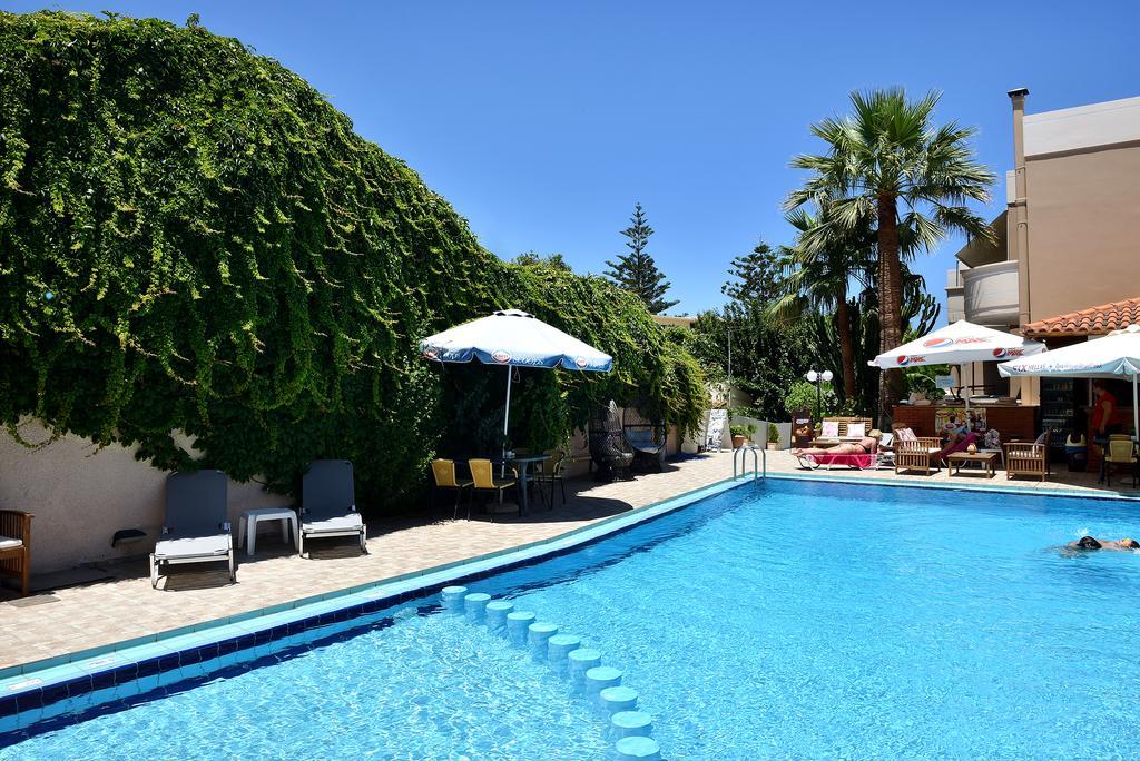Akatos Hotel Agia Marina Eksteriør bilde