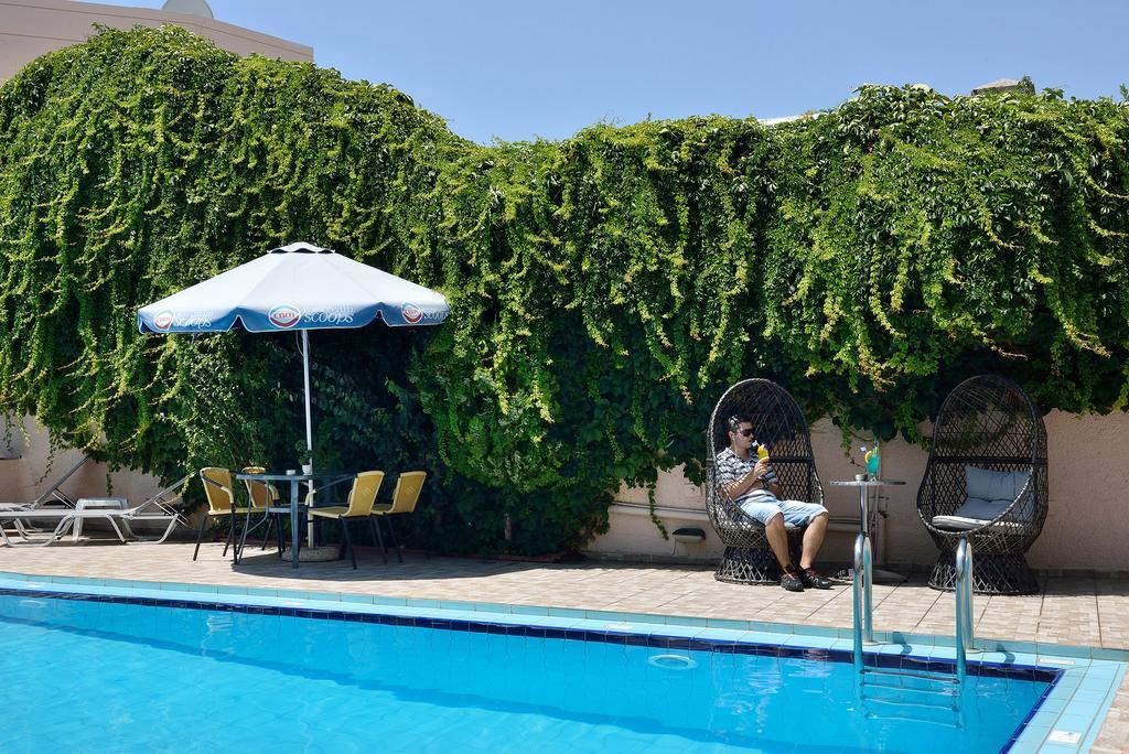 Akatos Hotel Agia Marina Eksteriør bilde