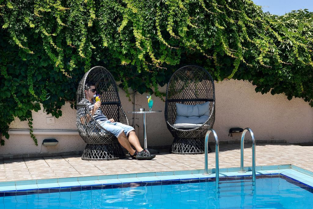 Akatos Hotel Agia Marina Eksteriør bilde